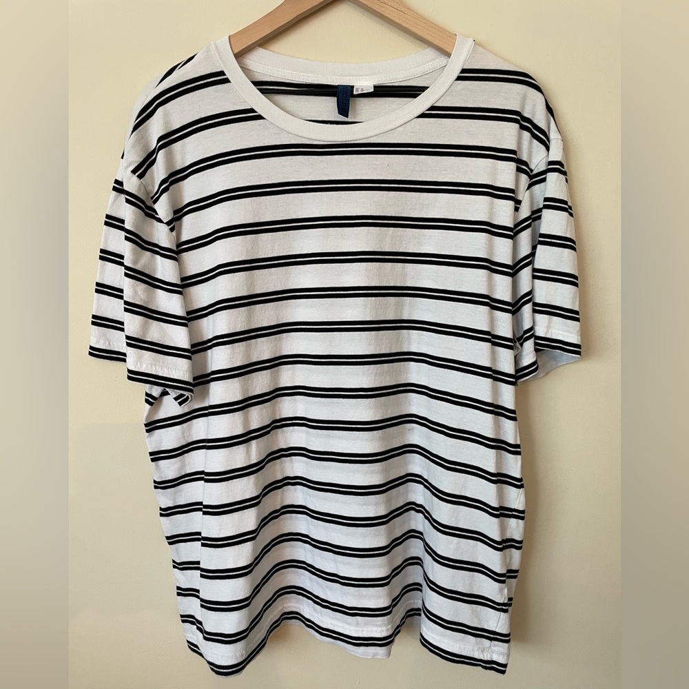 H&M divided white t-shirt with black stripes